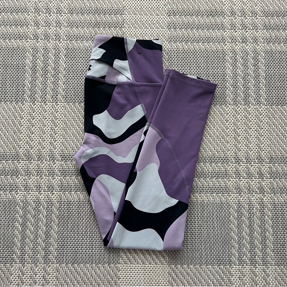 UNDER ARMOUR | Women’s Purple leggings